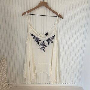 Torrid Floral Embroidered Cream Women's Top